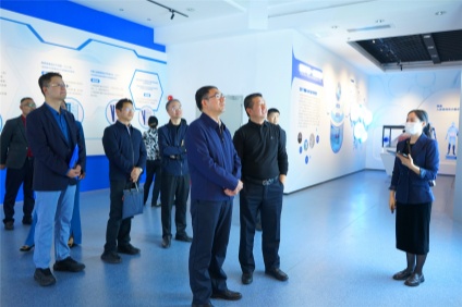 2024年1月，廣州市人民政府副市長(zhǎng)賴(lài)志鴻一行蒞臨冠昊生物調(diào)研指導(dǎo)